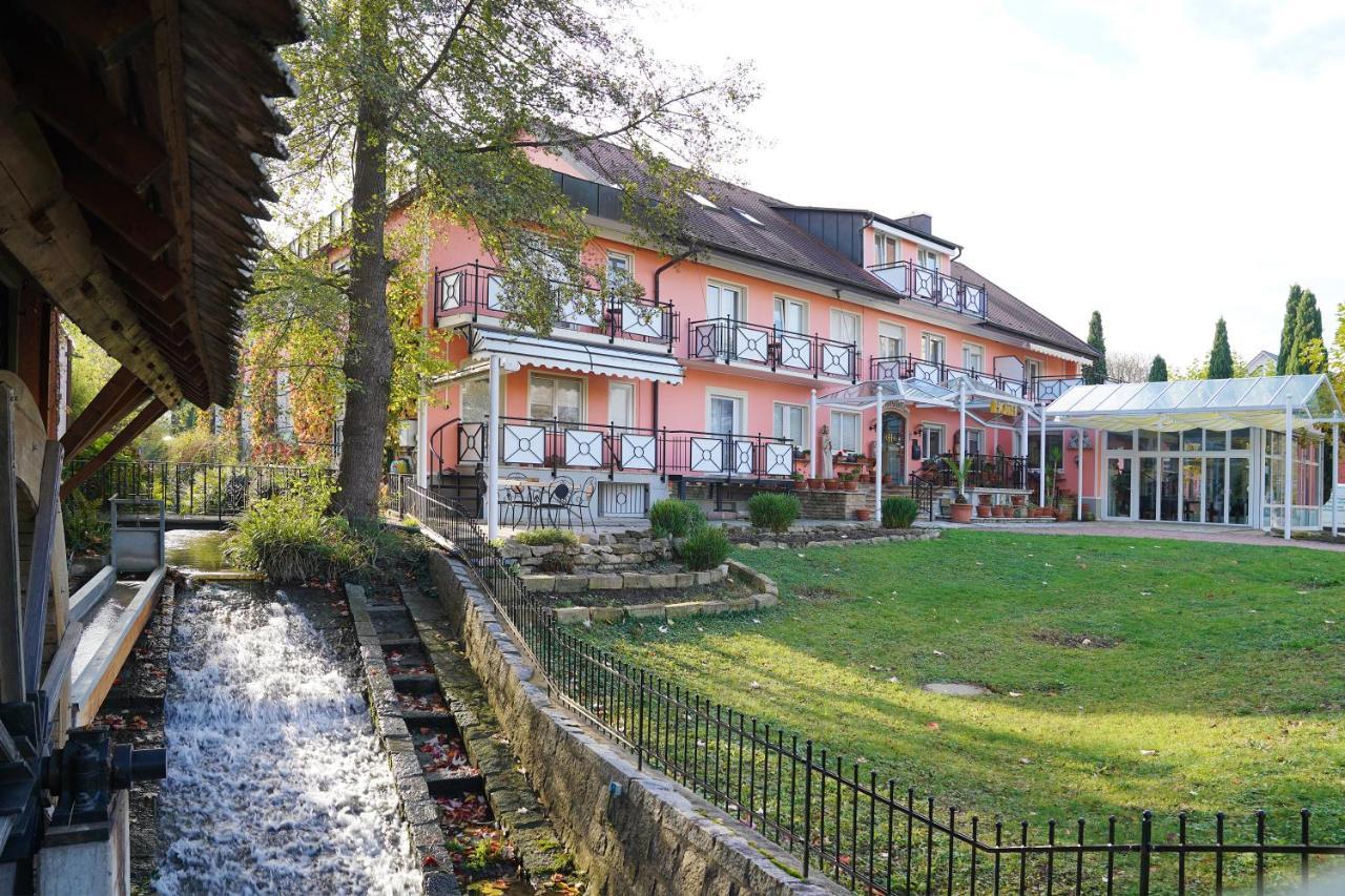 Hotel Hofmann Zur Muehle Бад Кроцинген Екстериор снимка