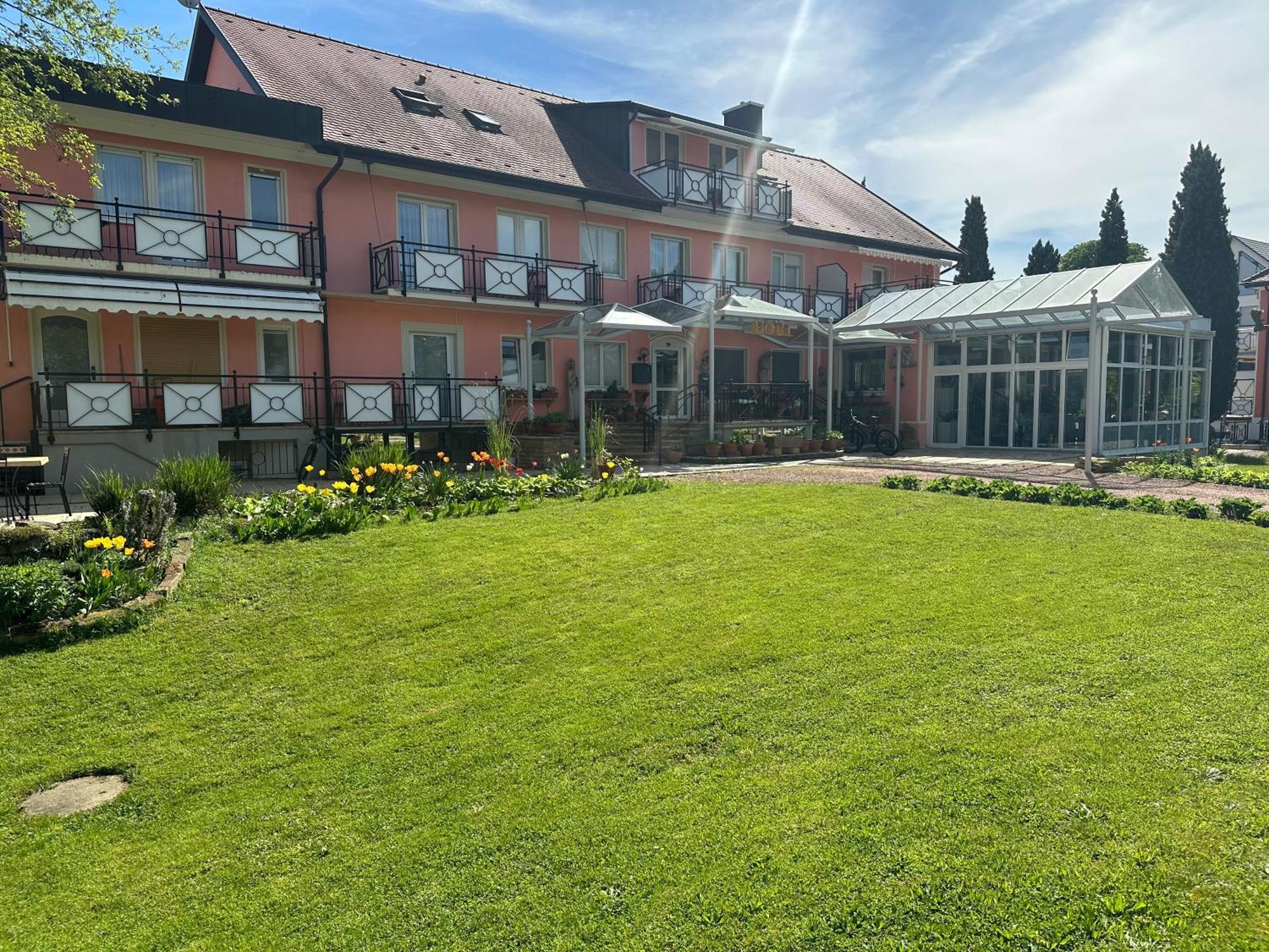 Hotel Hofmann Zur Muehle Бад Кроцинген Екстериор снимка
