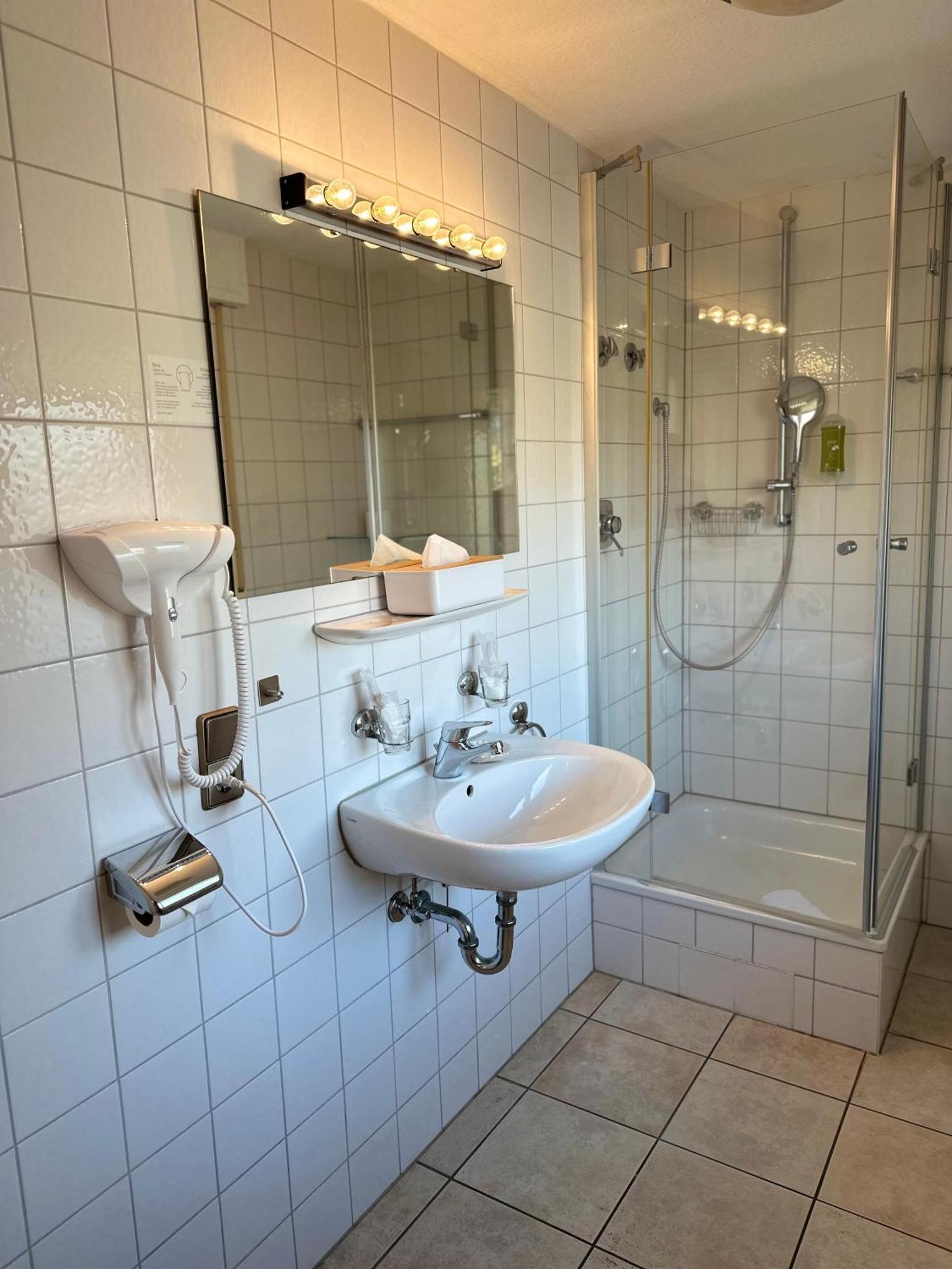 Hotel Hofmann Zur Muehle Бад Кроцинген Екстериор снимка
