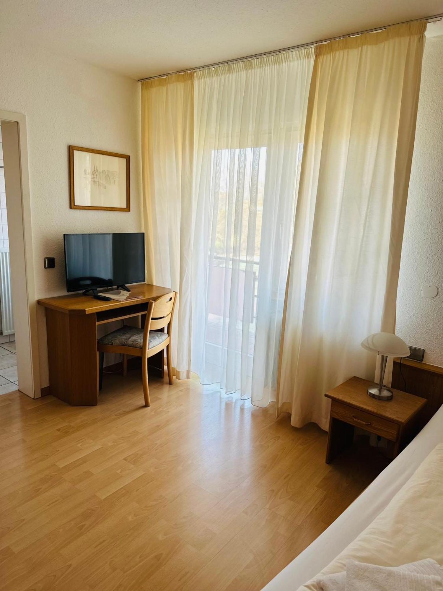 Hotel Hofmann Zur Muehle Бад Кроцинген Екстериор снимка