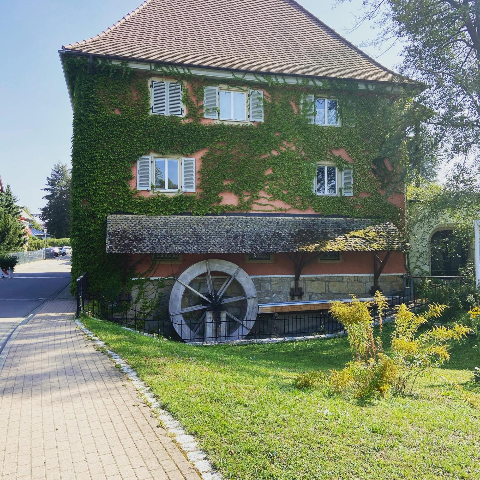 Hotel Hofmann Zur Muehle Бад Кроцинген Екстериор снимка