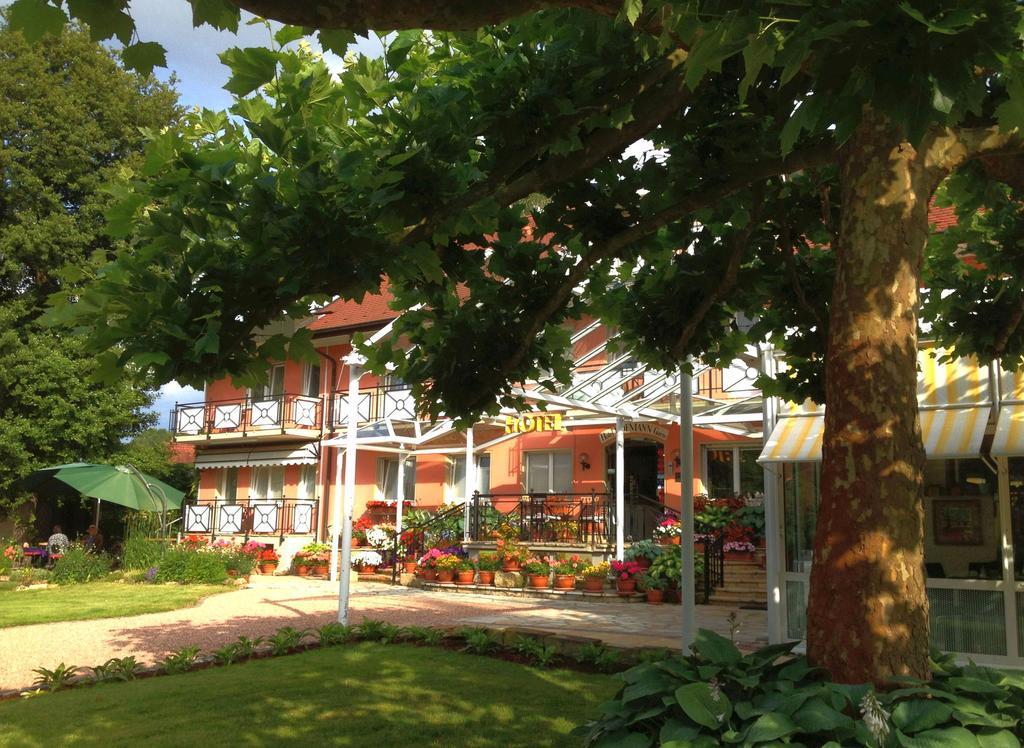 Hotel Hofmann Zur Muehle Бад Кроцинген Екстериор снимка